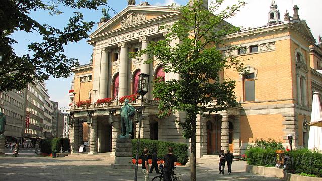 Norwegia (2942).JPG - Oslo - Teatr Narodowy